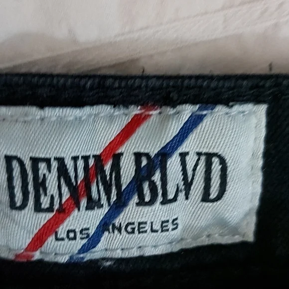 Denim Blvd Ripped Jeans - Picture 4 of 8